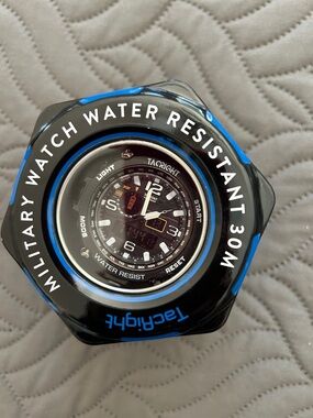 NWT - TacRight Military Water Resistant 30M Watch - Black & Blue